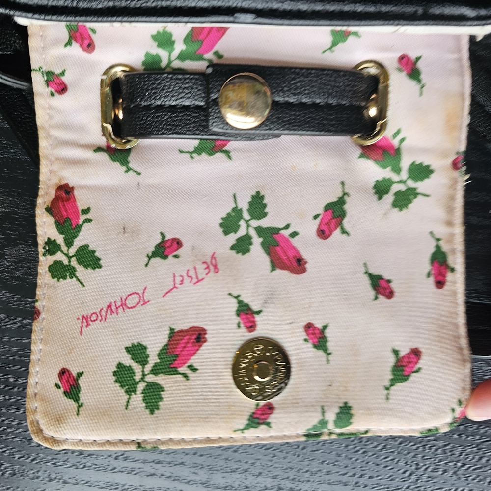 Betsey Johnson Black & Cream Quilted Crossbody Bag OS - Picture 8 of 15